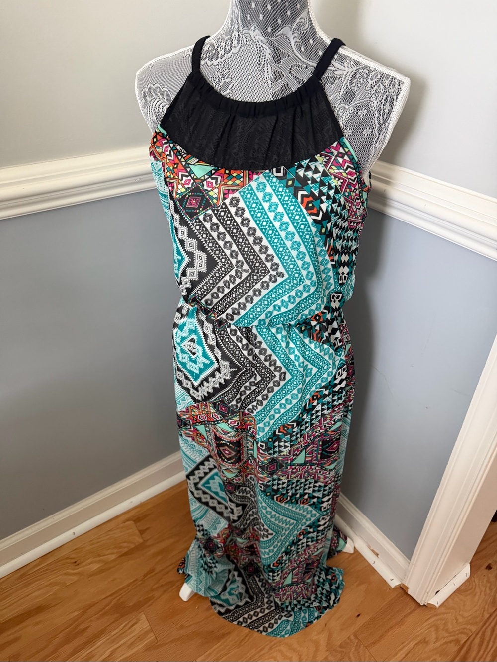 En Focus Studio Sleeveless Black & Teal Aztec Print Maxi Dress Size 4